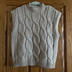 Mock neck sleeveless chunky cable sweater by Pink Lily size L tan/beige/cream